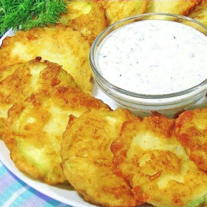 dovlecei-pane-sos-usturoi-tzatziki2